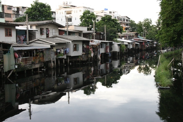 Bangkok slums near river